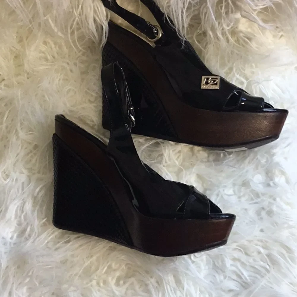 VERA PELLE black wedge sandals in size 6 to 6 1/2